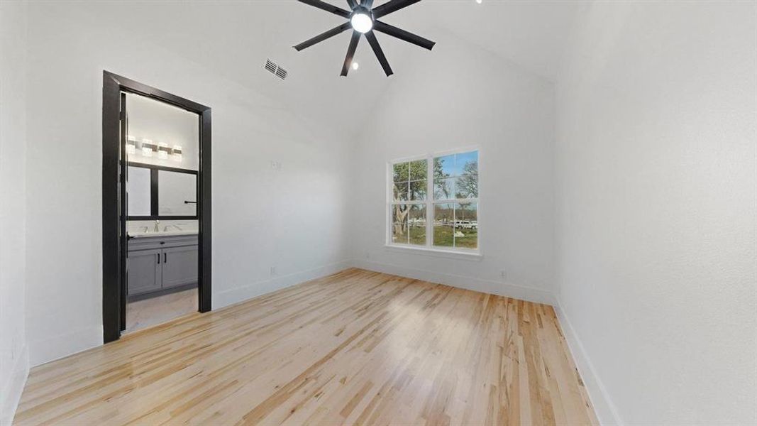 Spacious, unfurnished interior of a new home in , Ennis (Image 27).