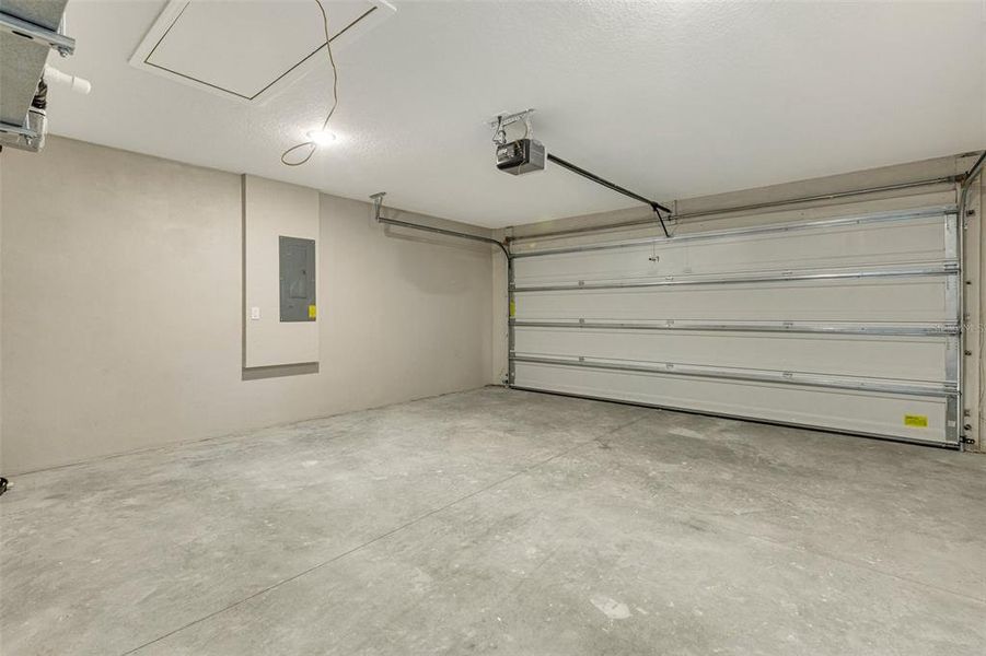 Spacious, unfurnished interior of a new home in , Rotonda West (Image 30).