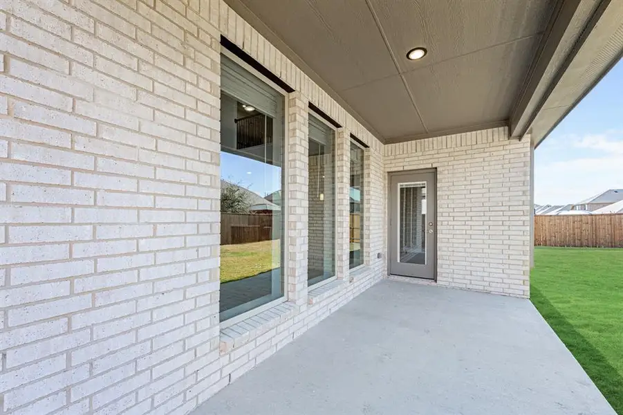Exterior details and patio area of a home in Somerset, Mansfield (Image 4).
