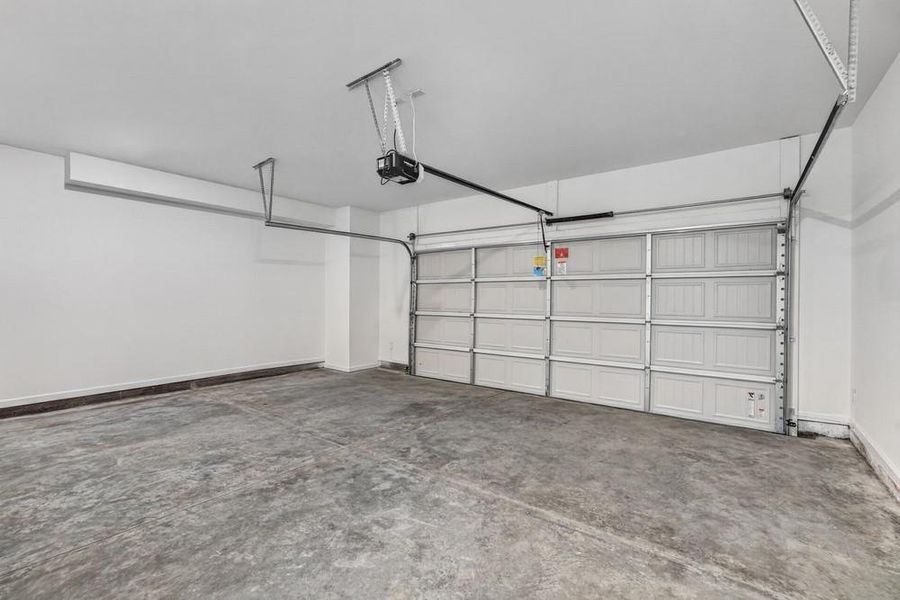 Spacious, unfurnished interior of a new home in Chandler Run, Tucker (Image 37).