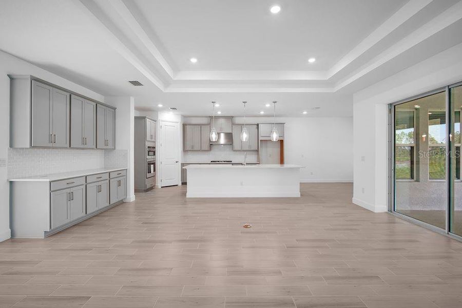 Spacious, unfurnished interior of a new home in Hammock at Two Rivers, Zephyrhills (Image 19).