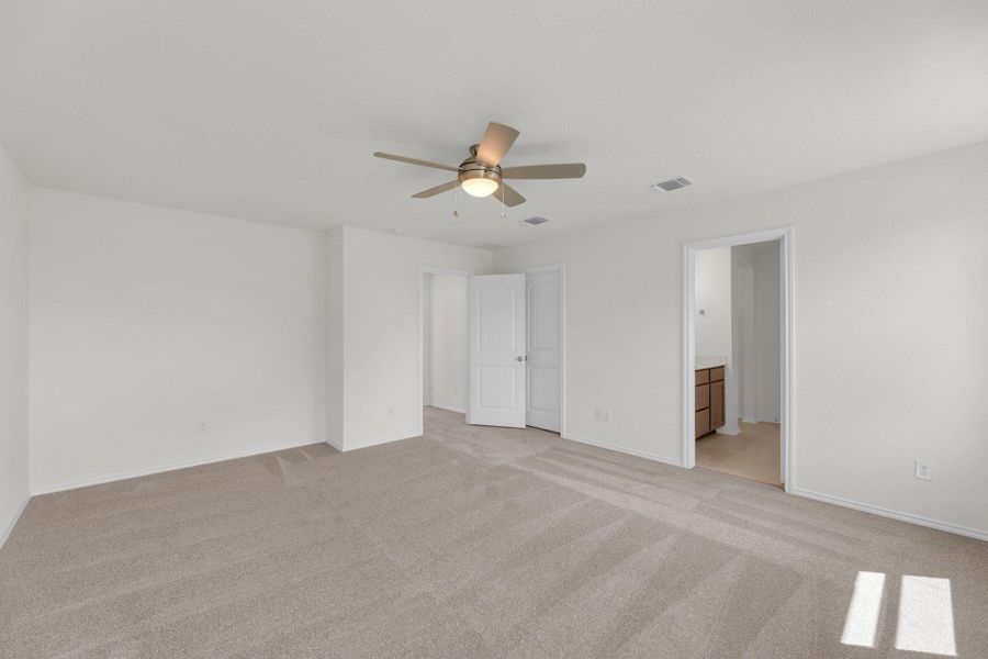 Spacious, unfurnished interior of a new home in Mustang Valley, Manor (Image 24).