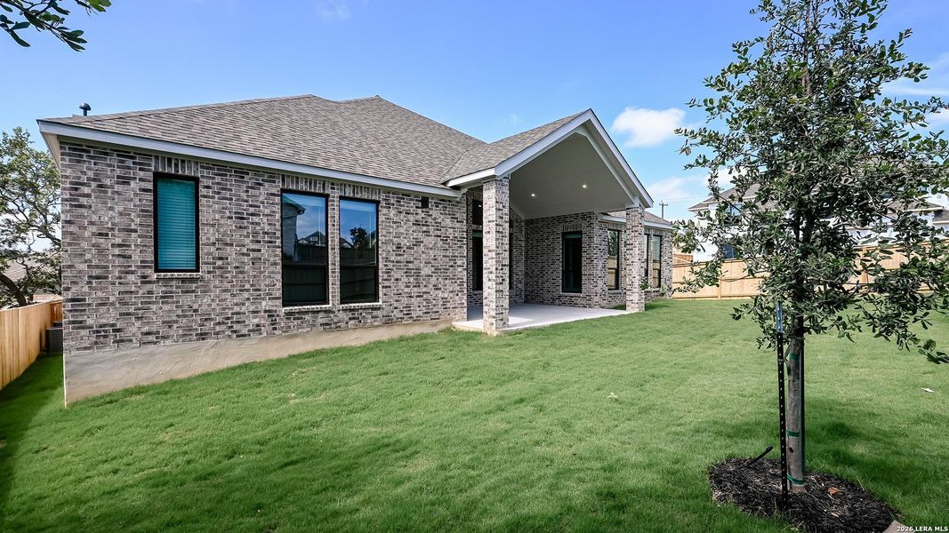 Exterior details and patio area of a home in Kinder Ranch, San Antonio (Image 3).