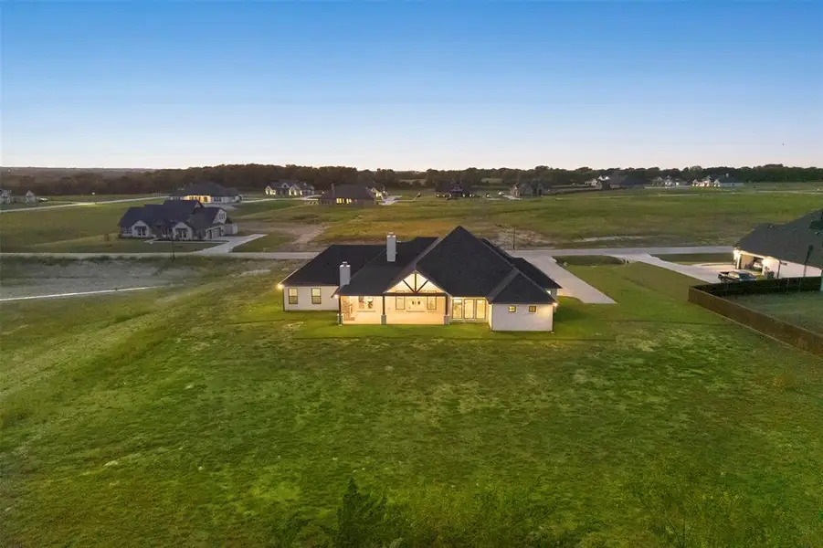 Exterior details and patio area of a home in , Waxahachie (Image 3).