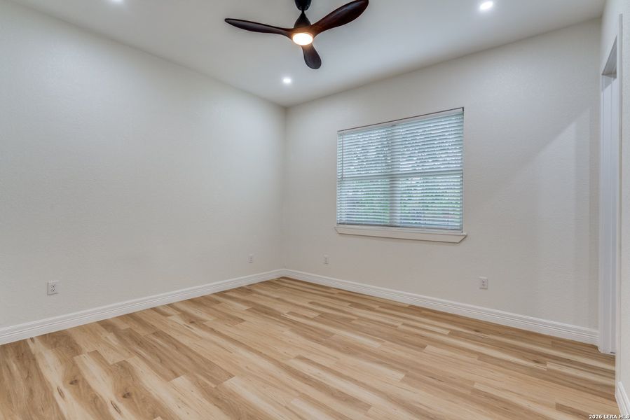 Spacious, unfurnished interior of a new home in , San Antonio (Image 16).