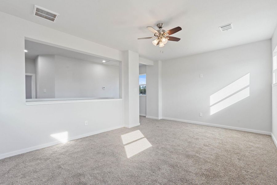 Spacious, unfurnished interior of a new home in , Conroe (Image 37).