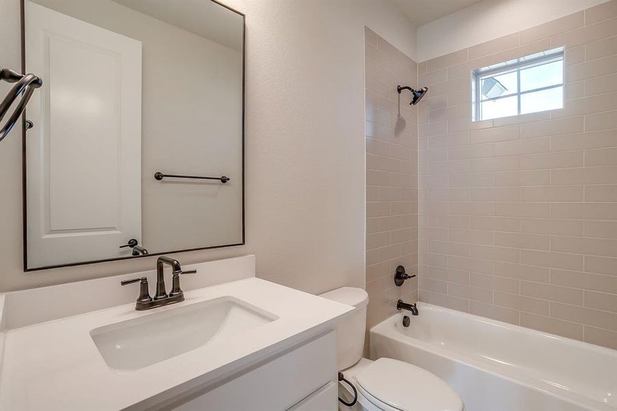 Furnished interior view inside a new home in , Waxahachie (Image 15). Furnished interior view inside a new home in , Waxahachie (Image 15).