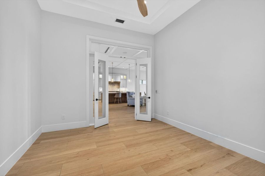 Spacious, unfurnished interior of a new home in , Palm Beach Gardens (Image 21).