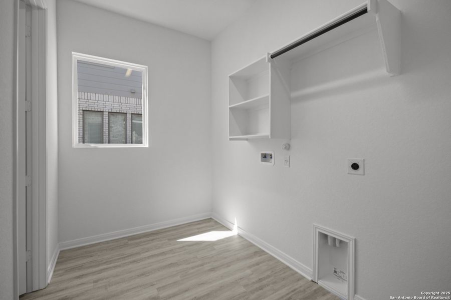 Spacious, unfurnished interior of a new home in Stillwater Ranch, San Antonio (Image 32). Spacious, unfurnished interior of a new home in Stillwater Ranch, San Antonio (Image 32).