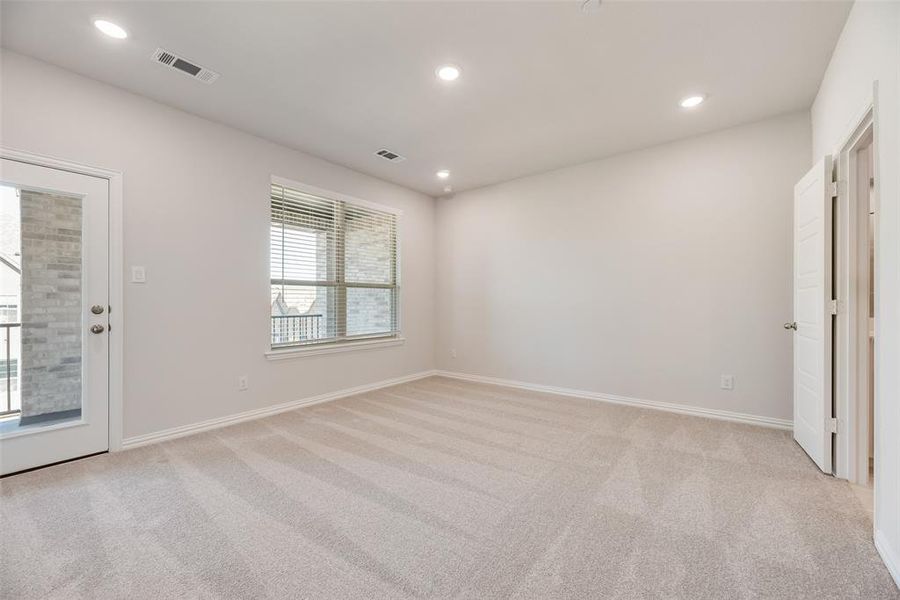 Spacious, unfurnished interior of a new home in , Frisco (Image 22).