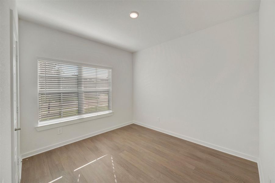 Spacious, unfurnished interior of a new home in Sorella, Tomball (Image 22).