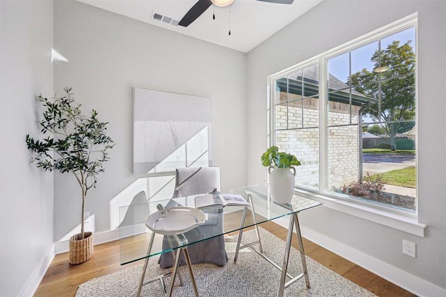 Furnished interior view inside a new home in , Grapevine (Image 13).