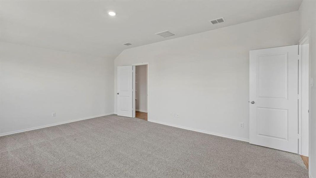 Spacious, unfurnished interior of a new home in Bluff Springs, Ferris (Image 38).