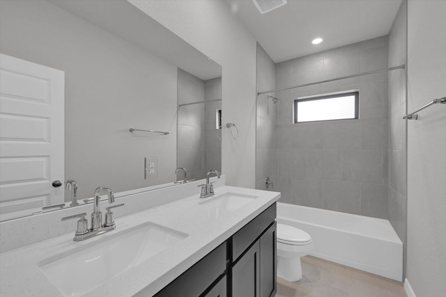 Furnished interior view inside a new home in Summer Place  35', Montgomery (Image 16).
