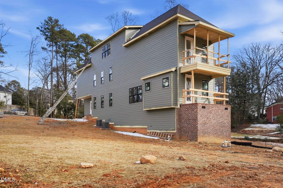 17-web-or-mls-508 W Chatham St-89