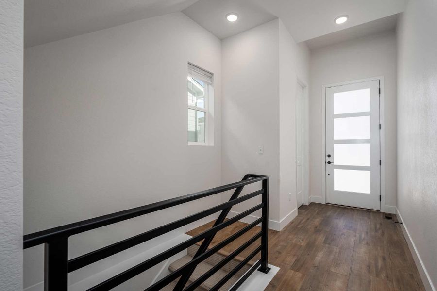 The Terra Linda - Entry