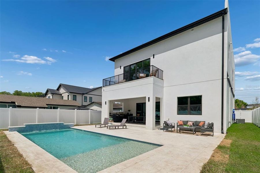 Exterior details and patio area of a home in , Tampa (Image 27).
