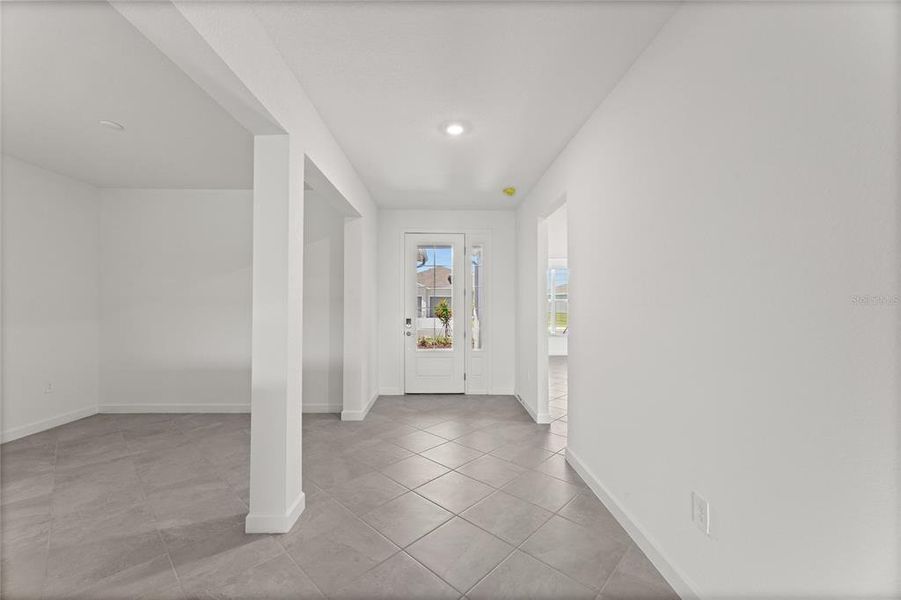 Spacious, unfurnished interior of a new home in Calusa Country Club, Lakewood Ranch (Image 20). Spacious, unfurnished interior of a new home in Calusa Country Club, Lakewood Ranch (Image 20).