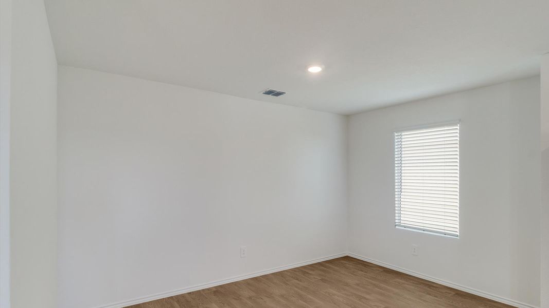 Spacious, unfurnished interior of a new home in , Buda (Image 14).
