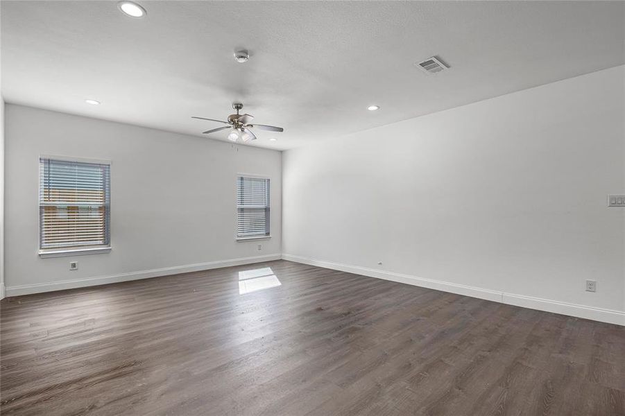 Spacious, unfurnished interior of a new home in , Greenville (Image 25).