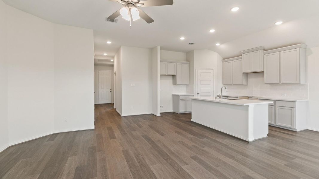 Similar Home photos of similar floorplans, not pictures of actual home. Similar Home photos of similar floorplans, not pictures of actual home.