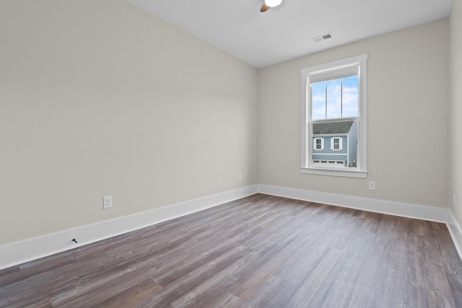 Spacious, unfurnished interior of a new home in , Ravenel (Image 24).