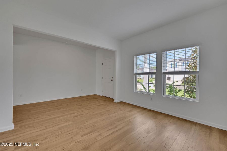 Spacious, unfurnished interior of a new home in Cordova Palms, St. Augustine (Image 31).