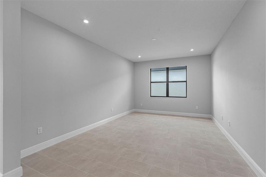 Spacious, unfurnished interior of a new home in Woodland Preserve, Parrish (Image 13).