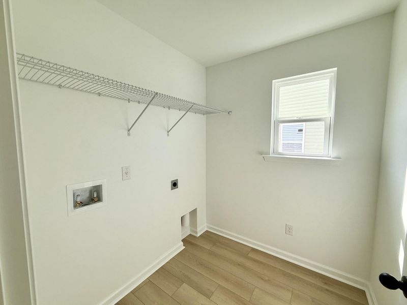 Spacious, unfurnished interior of a new home in , Summerville (Image 30).