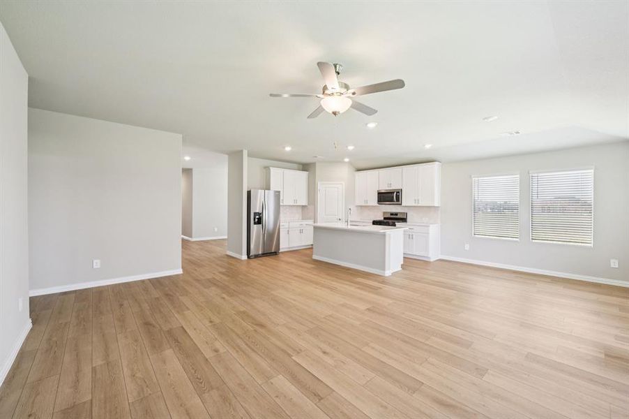 Photo is not of the actual home, but is an inspirational photo of builder’s model home and may depict options, furnishings, and/or decorator features that are not included. Photo is not of the actual home, but is an inspirational photo of builder’s model home and may depict options, furnishings, and/or decorator features that are not included.