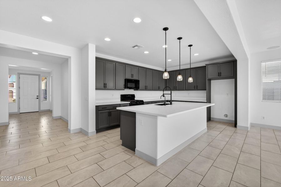 9_6x7a8257 9_6x7a8257