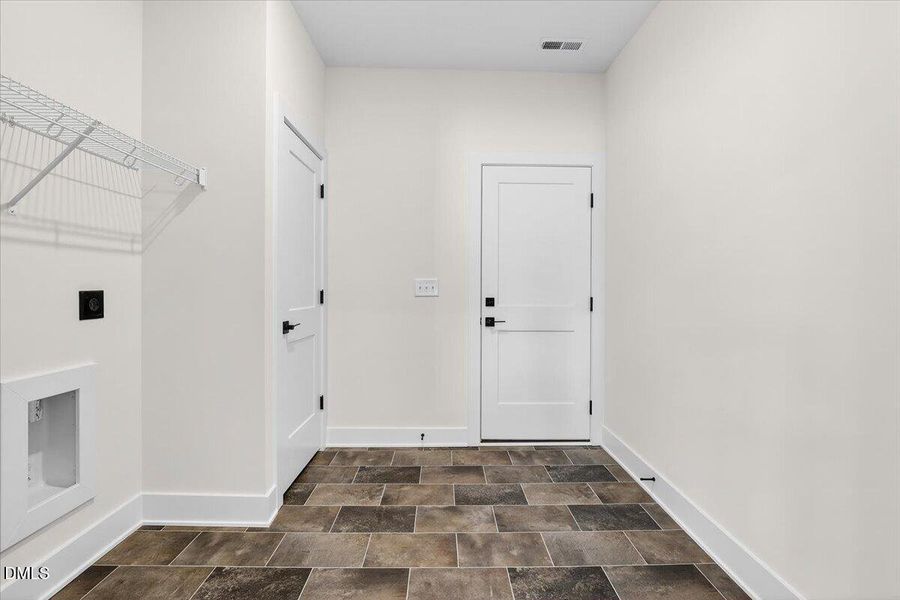 29-102 Brighton St-29 29-102 Brighton St-29