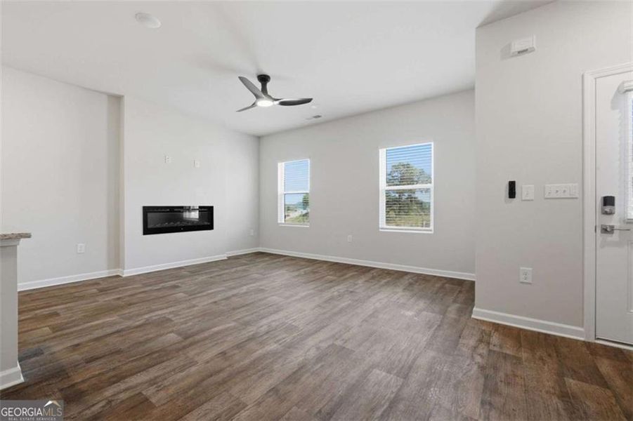 Spacious, unfurnished interior of a new home in Parkway James, Snellville (Image 15).