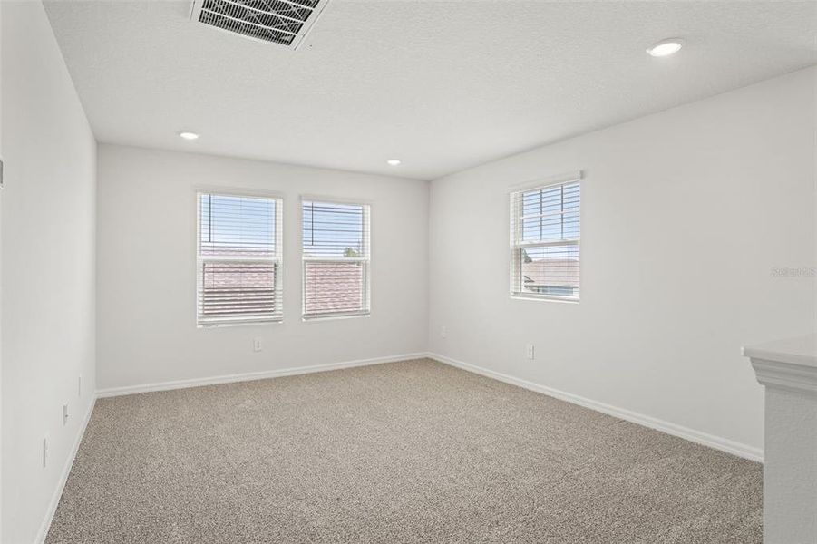 Spacious, unfurnished interior of a new home in Two Rivers - Classic Series, Zephyrhills (Image 22).