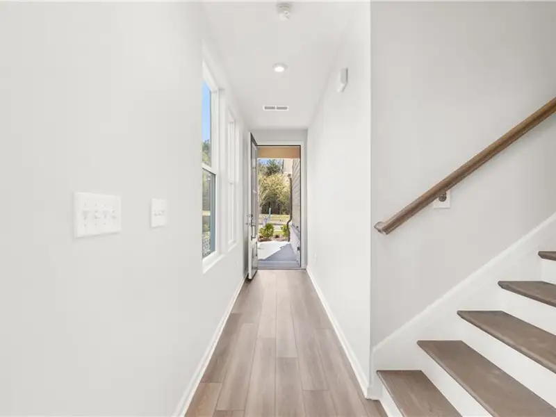 Spacious, unfurnished interior of a new home in Lake Shore, Winder (Image 10). Spacious, unfurnished interior of a new home in Lake Shore, Winder (Image 10).