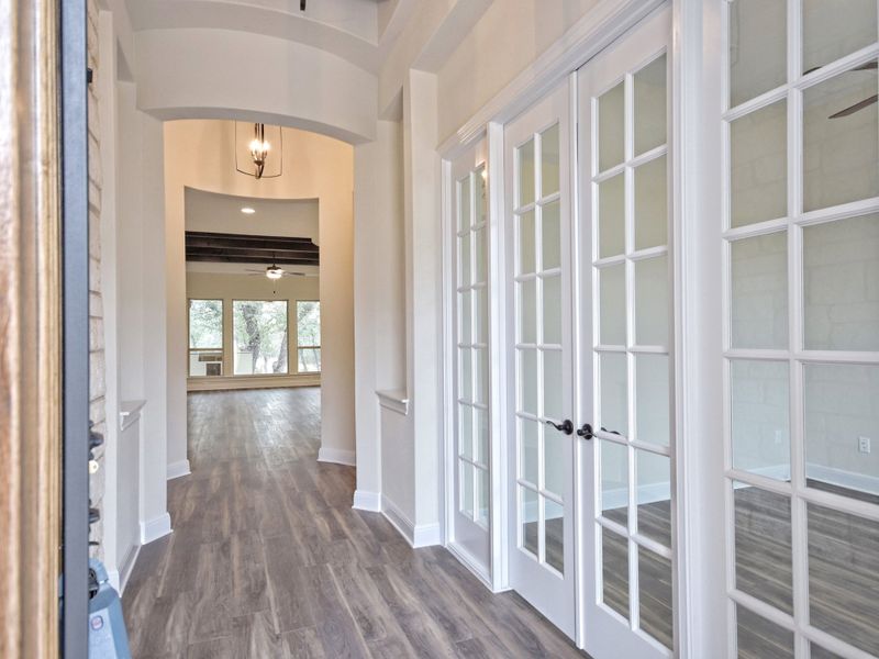 Representative unfurnished interior of a home built from the San Simeon I by Giddens Homes in Clearwater Ranch, Liberty Hill (Image 23).