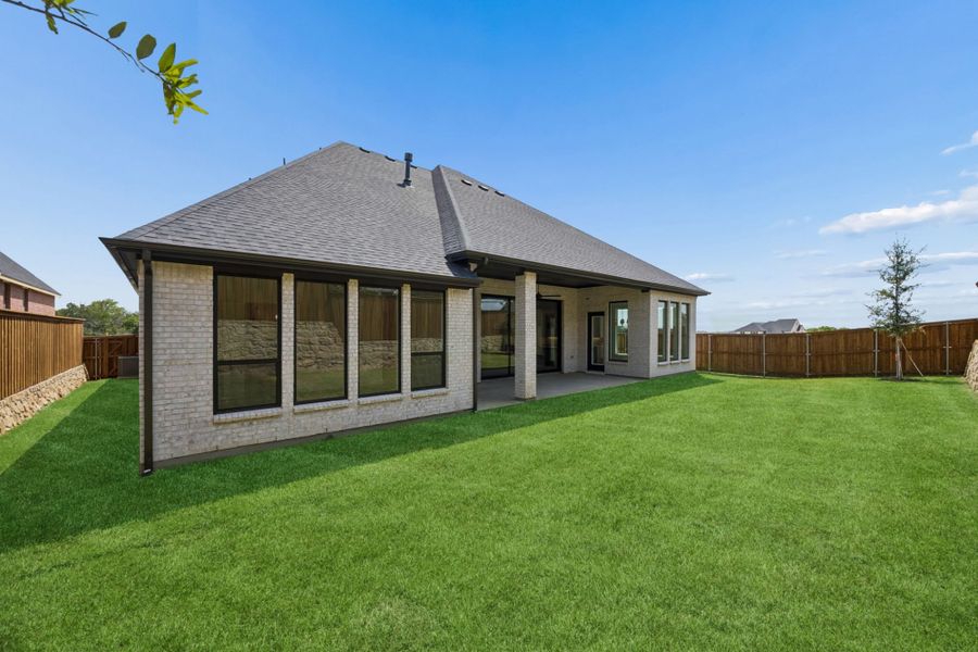 Exterior details and patio area of a home in StarView, Prosper (Image 27).