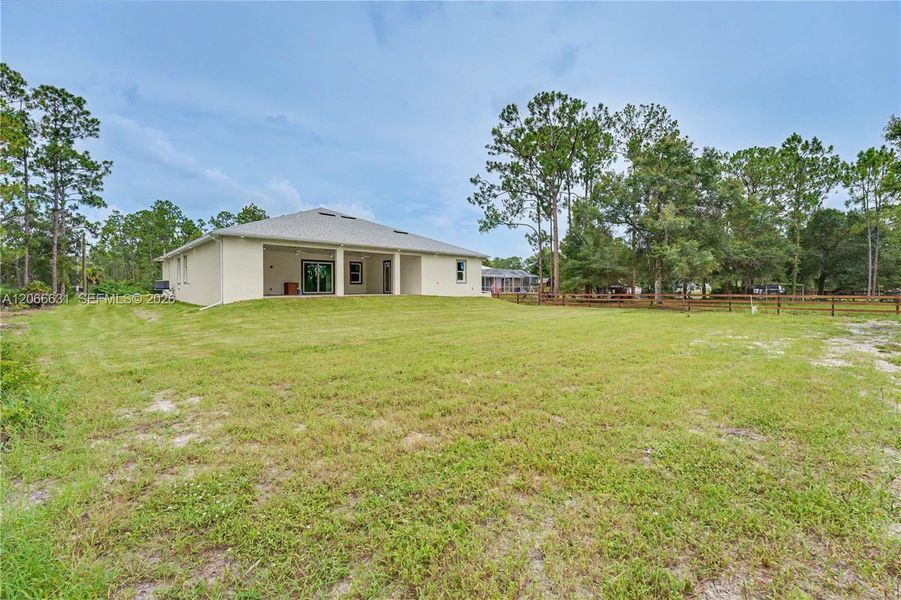 Exterior details and patio area of a home in , Lehigh Acres (Image 4).