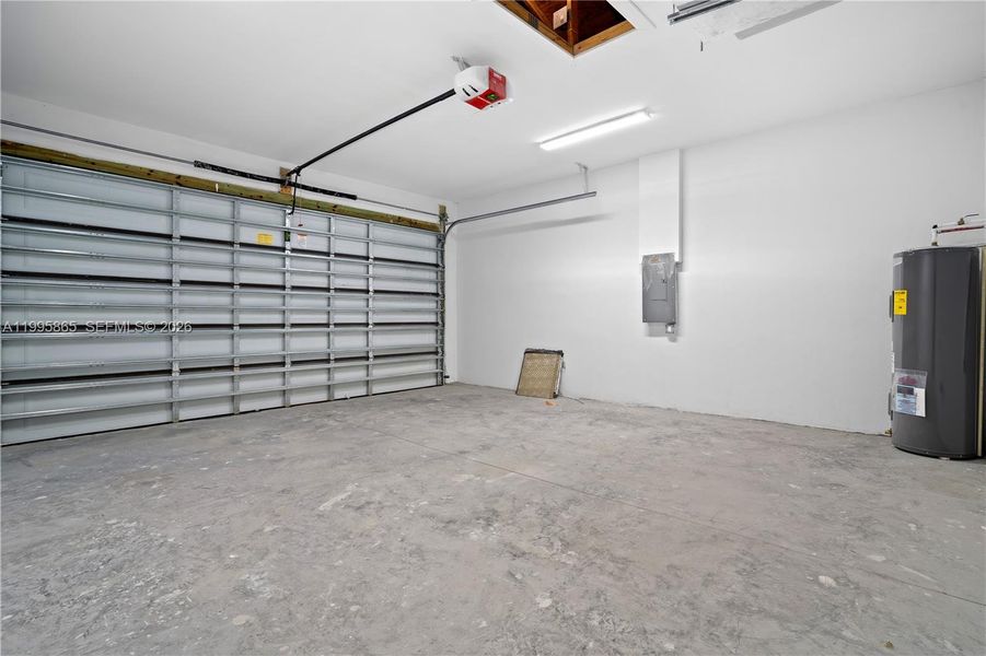 Spacious, unfurnished interior of a new home in , Lehigh Acres (Image 29). Spacious, unfurnished interior of a new home in , Lehigh Acres (Image 29).