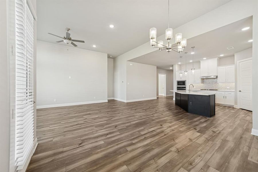 Spacious, unfurnished interior of a new home in Mantua Point Classics, Van Alstyne (Image 25). Spacious, unfurnished interior of a new home in Mantua Point Classics, Van Alstyne (Image 25).