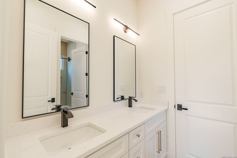 Furnished interior view inside a new home in , Boerne (Image 9).