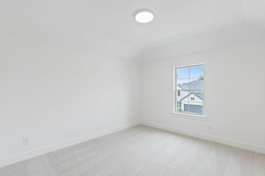 Spacious, unfurnished interior of a new home in Painted Tree Lakeside, McKinney (Image 25).