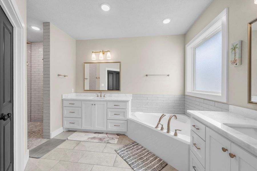 Furnished interior view inside a new home in , Bryan (Image 13).