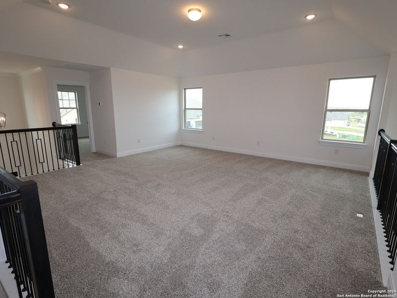 Spacious, unfurnished interior of a new home in Preserve at Annabelle Ranch, San Antonio (Image 14).