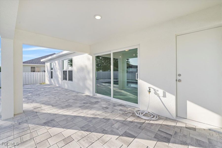 Spacious, unfurnished interior of a new home in Cape Coral, Cape Coral (Image 33). Spacious, unfurnished interior of a new home in Cape Coral, Cape Coral (Image 33).