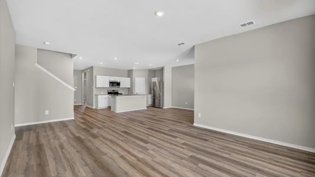 Spacious, unfurnished interior of a new home in Longhorn Estates, Fort Worth (Image 22).