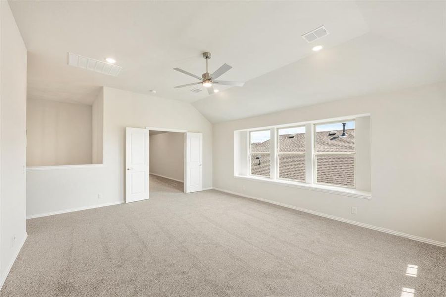 Spacious, unfurnished interior of a new home in Country Lakes Classic 60, Argyle (Image 25).