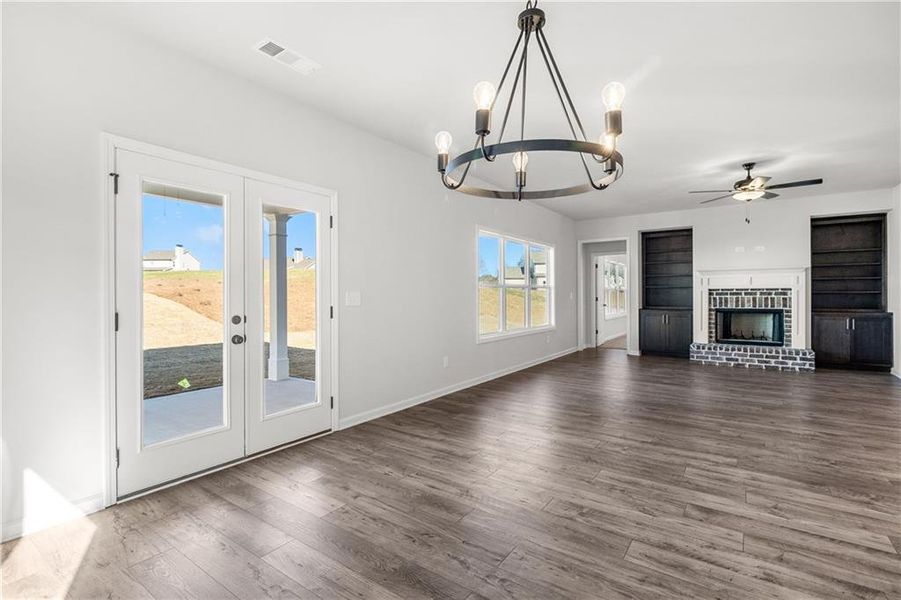 Spacious, unfurnished interior of a new home in Harmony Farms, Eatonton (Image 15).
