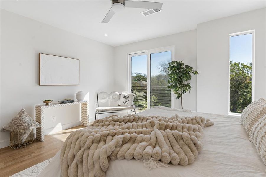Furnished interior view inside a new home in , Dallas (Image 12).