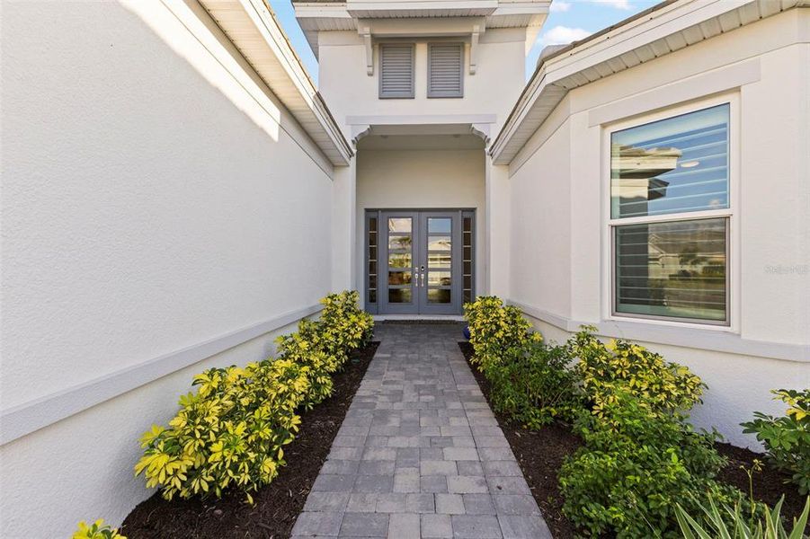 Exterior details and patio area of a home in , Lakewood Ranch (Image 23).
